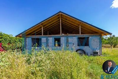 Casă cu 4 camere cu Teren 2500 Mp în Galbeni (Filipești) - 2