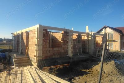 Case la ro?u in faza de proiect sau la cheie. ?i teren de vanzare 1540 metri patrati - 3