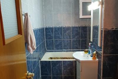 Apartament cu 3 camere semidecomandat în Costin Georgian - 1
