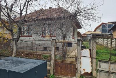 CASA 2 CAMERE 70 MP TEREN 601 MP DAMBUL ROTUND - 1