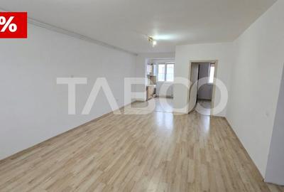 Apartament cu 4 camere semidecomandat în Lupeni - 2