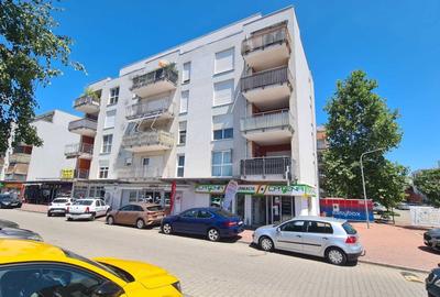 Apartament cu 3 camere semidecomandat în Central - 1