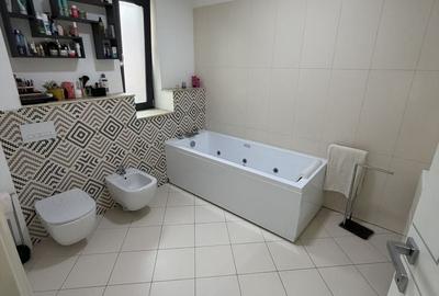 Apartament cu 4 camere în Central - 9