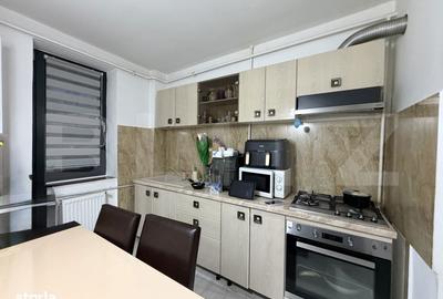 Apartament cu 3 camere semidecomandat în Calea București - 1