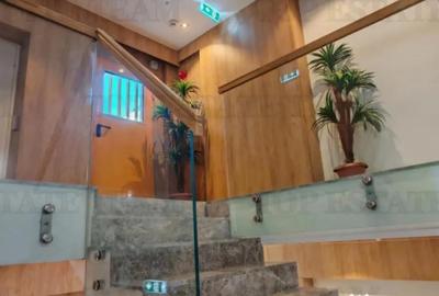 Apartament cu 3 camere decomandat în Domenii