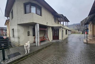 Casă cu 5 camere în Central - 1