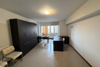 Apartament cu 3 camere decomandat, mobilat în P-ța Unirii