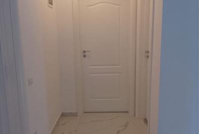 Casă cu 4 camere cu Teren 35 Mp în Central - 1