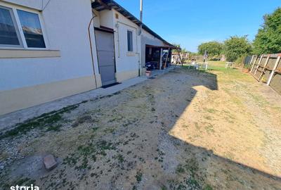 Casă cu 2 camere cu Teren 2200 Mp în Central - 2