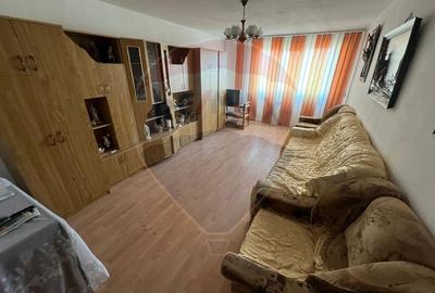 Apartament cu 2 camere decomandat, mobilat în Sud