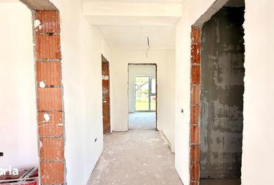 Casă cu 4 camere cu Teren 345 Mp în Păcurari