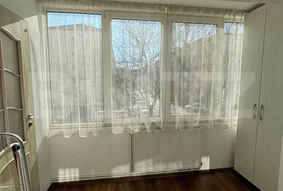 Apartament cu 4 camere semidecomandat în Independenței - 13