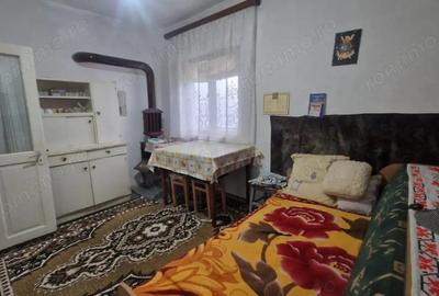 CASA 4 CAMERE , SUPRAFATA TOTALA 80 MP , TEREREN 355 MP, DESCHIDERE 17,5 ML - 2