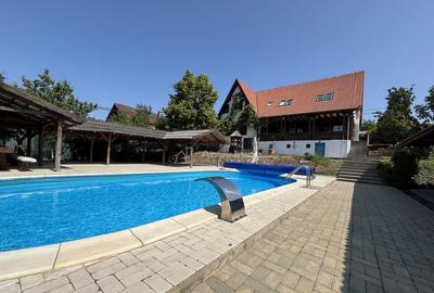 Proprietate exclusiva pe malul lacului Paleu - teren 2300 mp