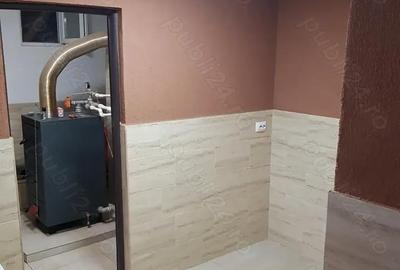 Casă cu 4 camere cu Teren 5000 Mp în Central - 2