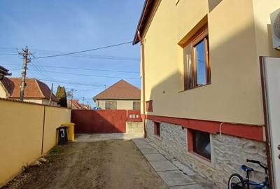 Apartament la casa de vanzare - 7 camere | 170 mp | Strada Lupeni - 3