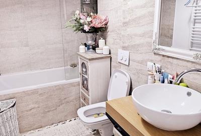 Apartament cu 3 camere decomandat în Central - 1