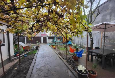 Soseaua Chitilei, zona Crusovat, casa 4 camere, doua bai, teren 259mp - 2