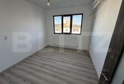 Apartament cu 4 camere semidecomandat în Tătărași - 12