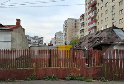 Teren intravilan 353 mp, deschidere 40 ml, in zona Republici - 1