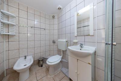Apartament cu 2 camere nedecomandat în Tractorul - 8