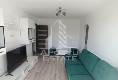 Apartament cu 3 camere semidecomandat, mobilat în Micălaca
