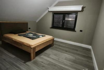 Casă cu 8 camere cu Teren 750 Mp în Central - 3