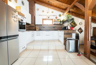 Casa renovata 181mp construiti-teren1085mp-Aradul Nou-pozitie excelenta - 2