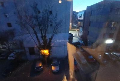 Apartament cu 2 camere decomandat în Tomis I - 9