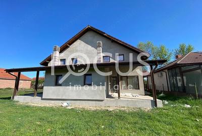 Casă cu 4 camere cu Teren 450 Mp în Central