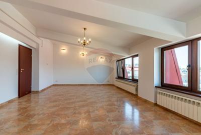 Casă individuală cu 6 camere cu Garaj în Ferentari - 15