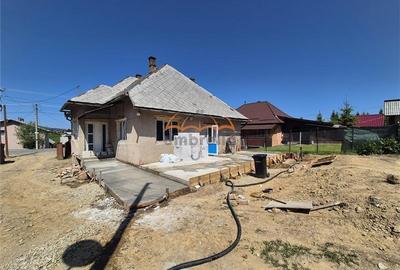 Casa de vanzare in Belis, in centru. - 2