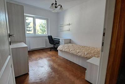 Apartament cu 4 camere decomandat în Plopilor - 2