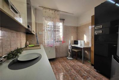 Apartament cu 4 camere decomandat în Titan - 10