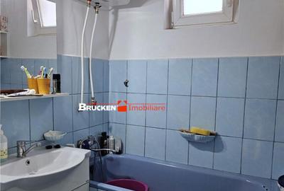 Casă cu 5 camere cu Teren 585 Mp în Rogerius