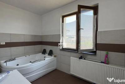 Casă cu 6 camere cu Teren 800 Mp în Central - 14