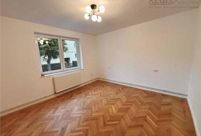 Casă cu 5 camere cu Teren 500 Mp în Tractorul - 3