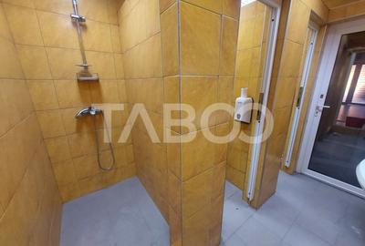 Spațiu comercial, de 100 mp, în Central - 7