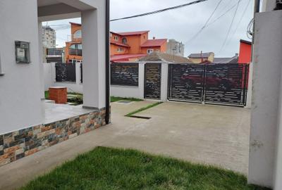 Casă cu 4 camere cu Teren 280 Mp în Brătianu - 11