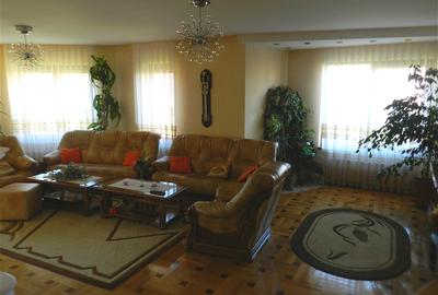 Casa de vanzare, 6 camere, teren 900 mp, Europa - 3