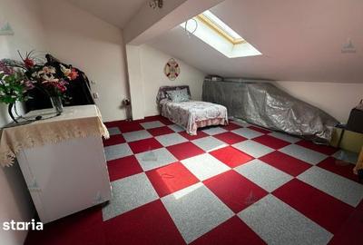 Casă cu 10 camere cu Teren 525 Mp în Central - 12