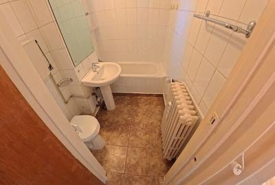 Apartament cu 3 camere semidecomandat în Titan - 4