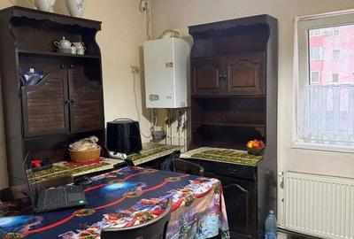 Inchiriez ap 2 camere 50 mp etaj 1 zona Girocului strada Cosminului cu CENTRALA PROPRIE - 1