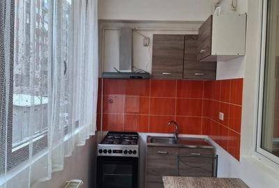 Inchiriez apartament 2 camere Ilie Petre 86,Bloc 1,Parter înalt - 3