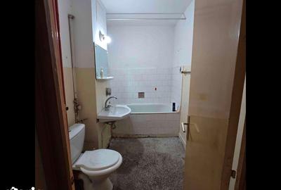 Apartament cu 3 camere în Decebal