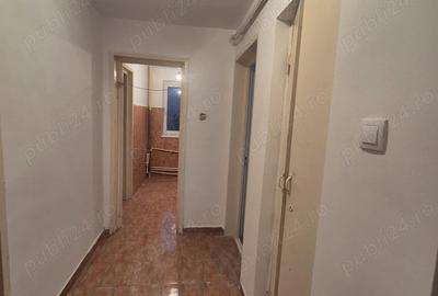 Apartament cu 3 camere decomandat în Central - 1