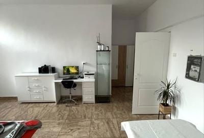 Spațiu comercial, de 70 mp, în Central - 1