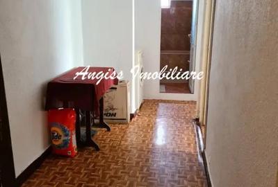 Apartament cu 3 camere decomandat în C5 - 9