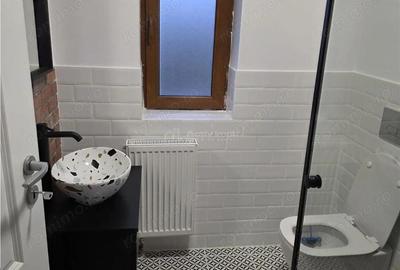 Casă cu 4 camere cu Canalizare în 1 Decembrie - 1