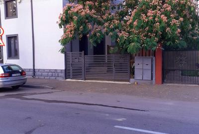 Apartament cu 3 camere decomandat în Patriei - 4